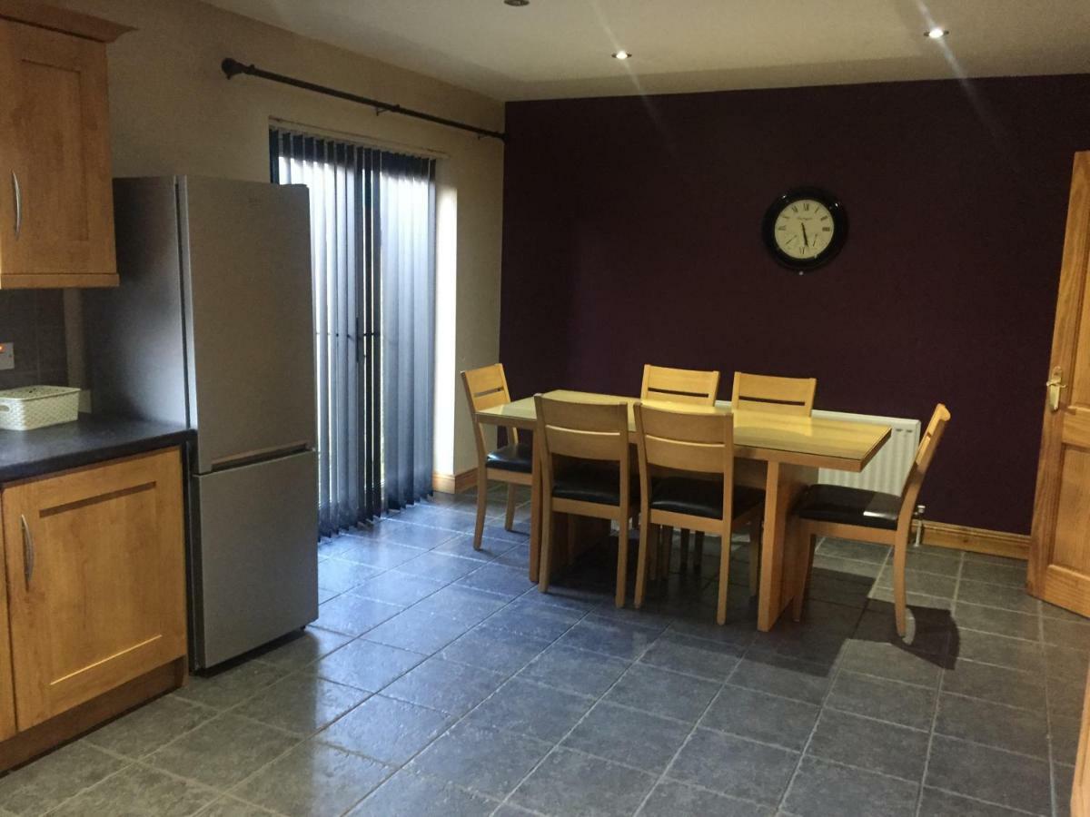 Glendona Lodge Glenavy ภายนอก รูปภาพ